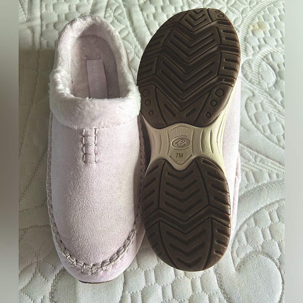 Women’s Size 7 easy spirit slipper NEVER WORN
